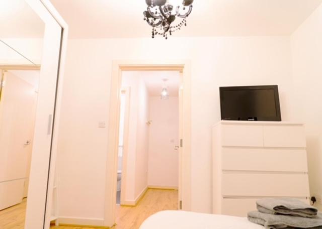 Lovely 1-Bed Apartment In Hackney Londra Dış mekan fotoğraf